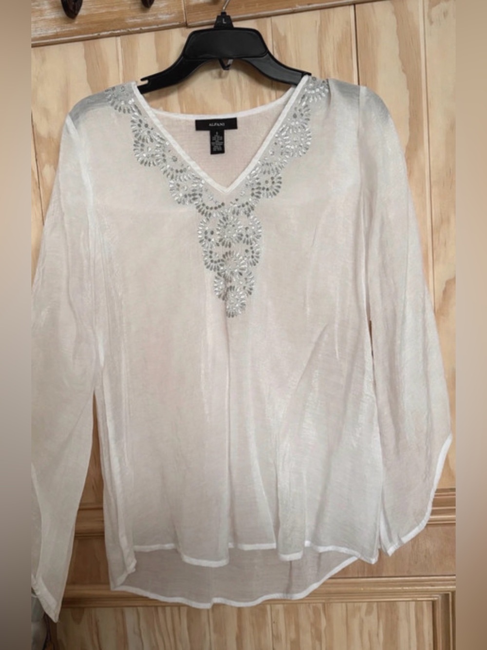 Alfani White V-Neck Beaded Women's Blouse